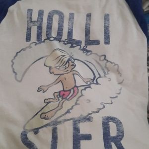 Hollister tshirt
